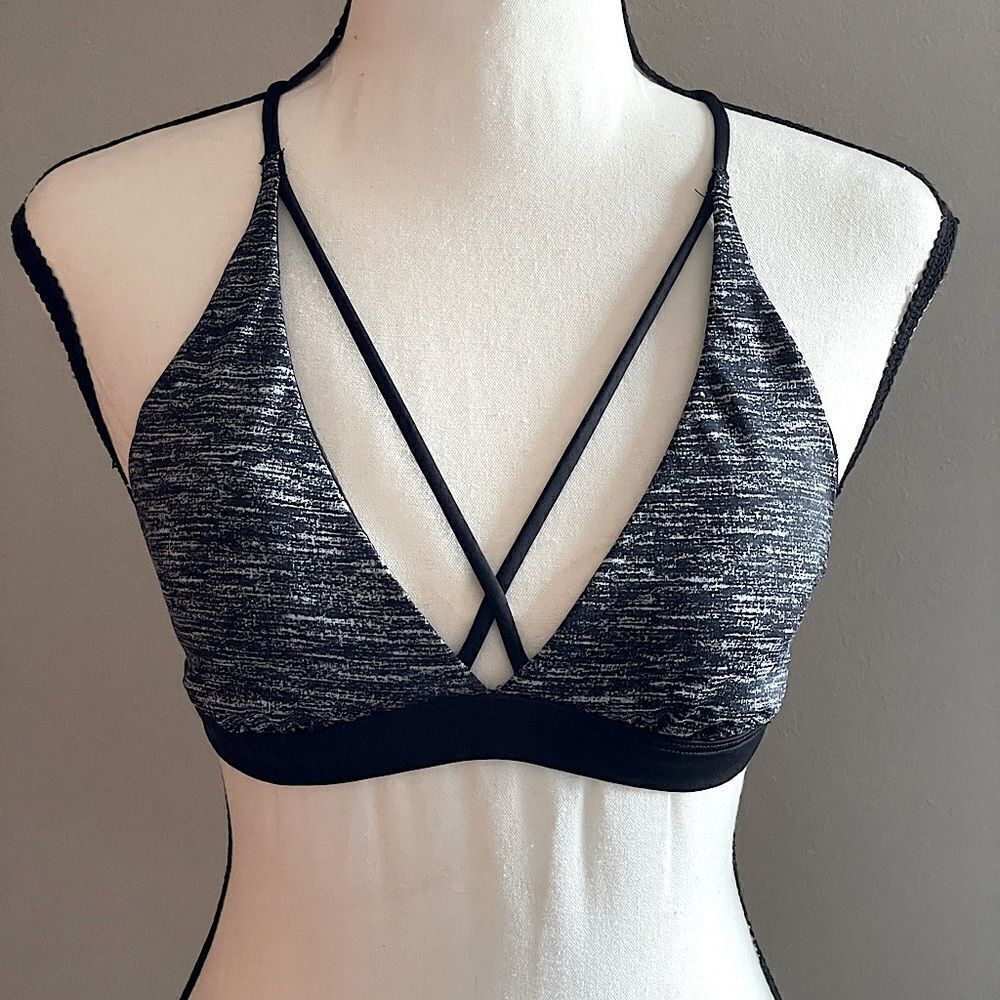 New! Victoria’s Secret Sport (VSX) Gray, Stappy, Sports Bra. Size Medium.